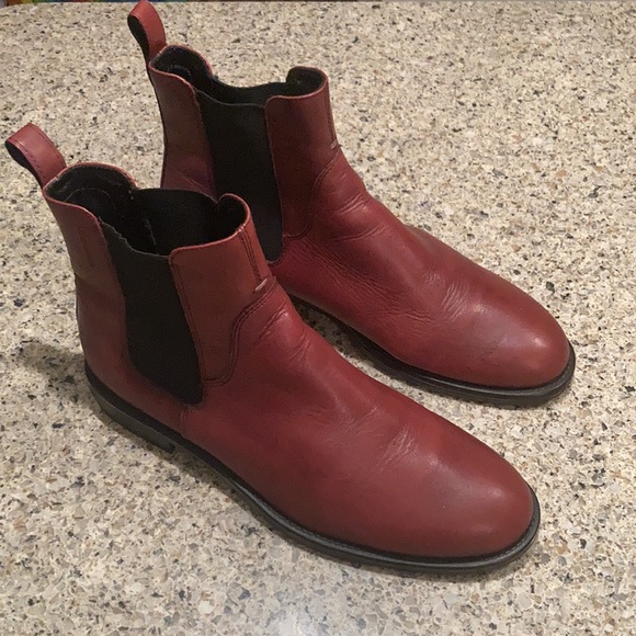 Women’s 8 Vagabond Shoemakers
Sheila Leather Chelsea Bootie - Picture 2 of 13